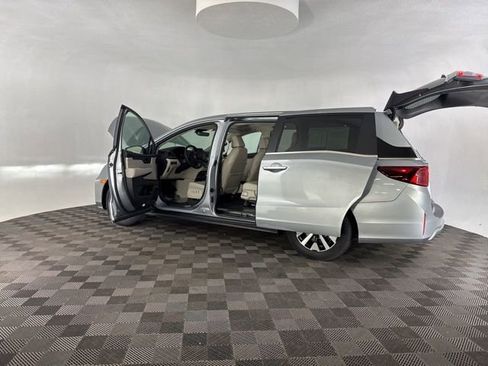 Certified 2026 Honda Odyssey EX-L image 20