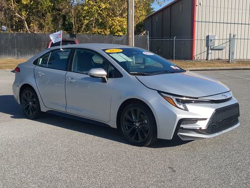 Used 2023 Toyota Corolla SE image 11