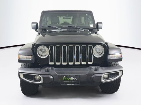 Used 2019 Jeep Wrangler Unlimited Sahara AWD/4WD image 2