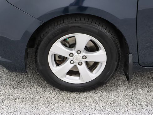 Used 2011 Toyota Sienna LE image 11