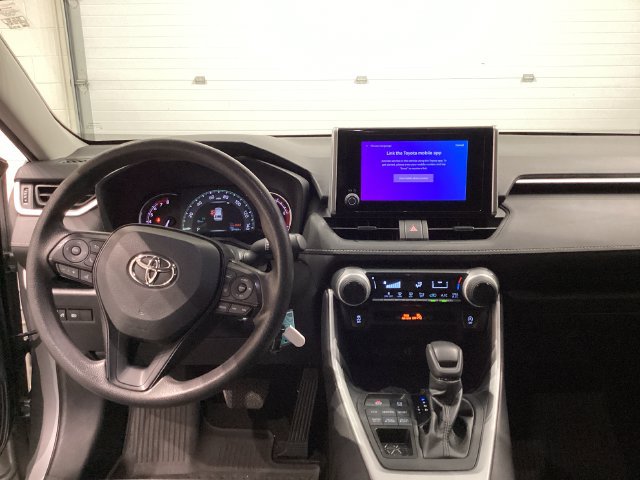 Used 2023 Toyota RAV4 LE AWD/4WD image 22