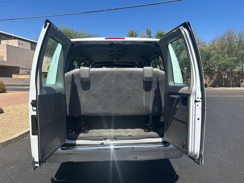 Used 2014 Ford E-350 and Econoline 350 XLT RWD image 9