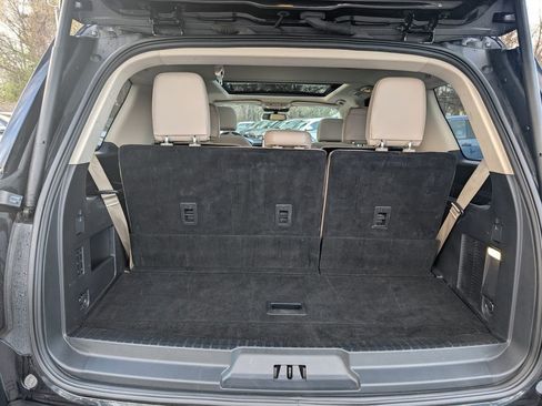 Used 2024 Ford Expedition Limited AWD/4WD image 17