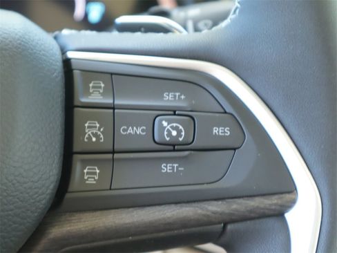 New 2023 Jeep Grand Cherokee 4xe w/ Luxury Tech Group II image 10