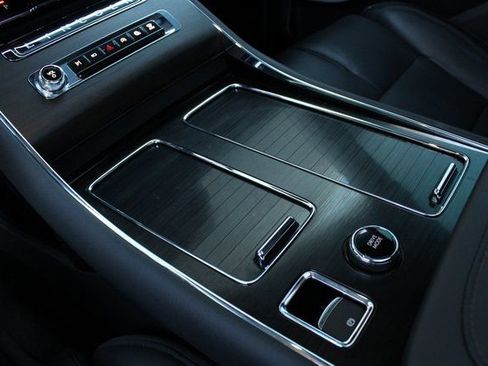 Used 2025 Lincoln Aviator Reserve w/ Equipment Group 201A image 18