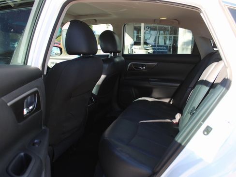 Used 2014 Nissan Altima 2.5 SL w/ Moonroof Package image 10