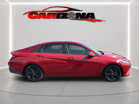 Used 2022 Hyundai Elantra Blue FWD image 4