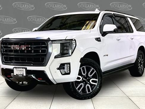 Used 2023 GMC Yukon XL AT4 w/ AT4 Premium Plus Package AWD/4WD image 3
