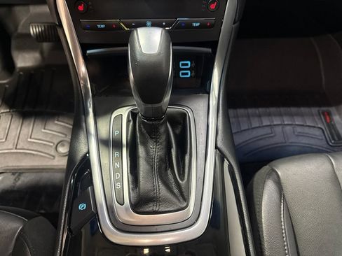 Used 2017 Ford Edge Titanium w/ Technology Package AWD/4WD image 19