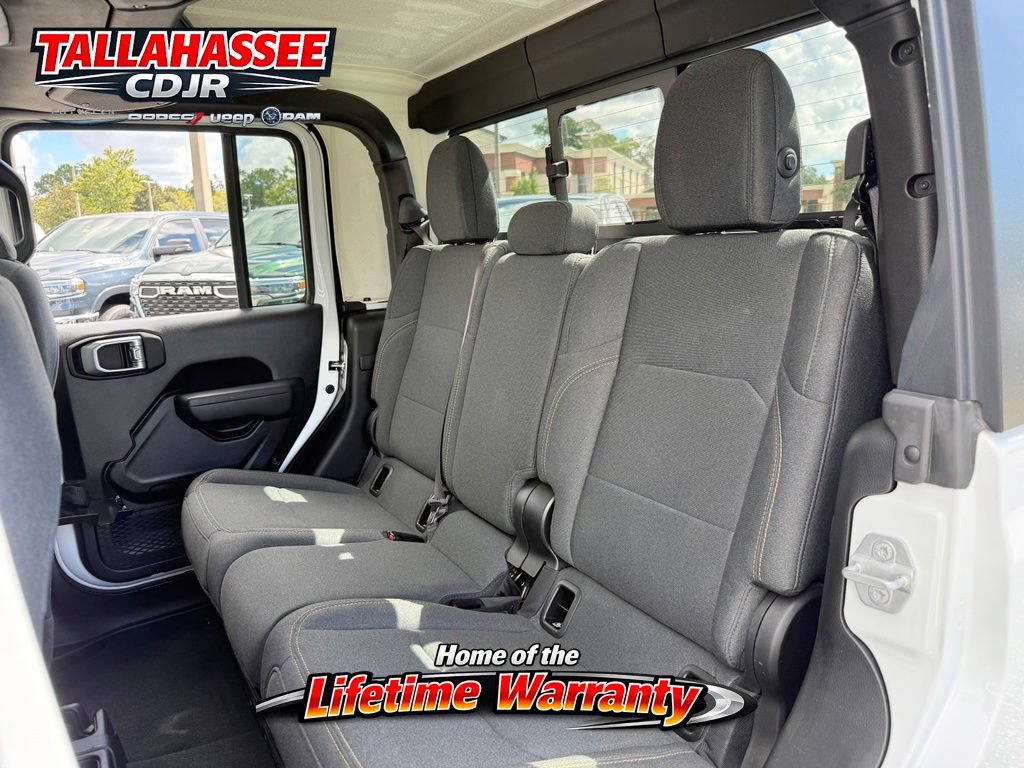 Used 2025 Jeep Gladiator Mojave AWD/4WD image 30