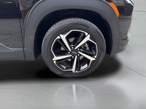 Used 2023 Chevrolet TrailBlazer RS AWD/4WD image 2