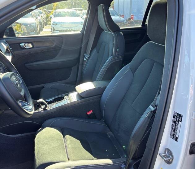 Used 2023 Volvo XC40 Recharge Plus AWD/4WD image 5
