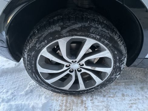 Used 2025 Land Rover Discovery Sport Dynamic SE image 11