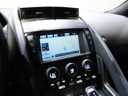 Used 2015 Jaguar F-TYPE R RWD image 35