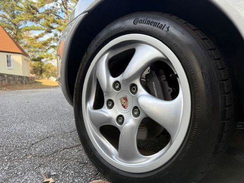 Used 2001 Porsche Boxster image 19