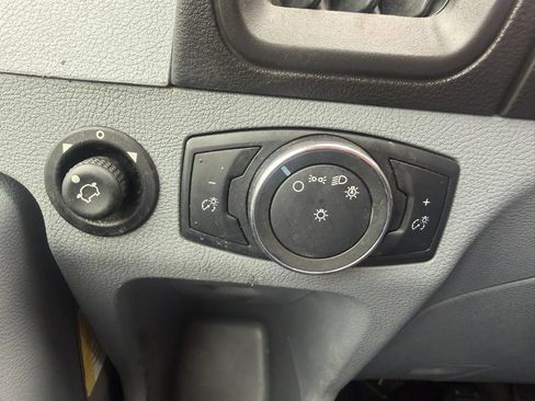 Used 2019 Ford Transit 150 130 Low Roof RWD image 17