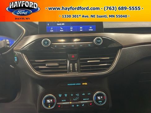 Used 2020 Ford Escape Titanium image 17
