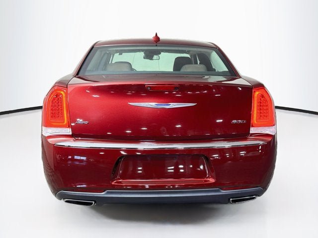 Used 2019 Chrysler 300 Touring w/ Driver Convenience Group AWD/4WD image 6