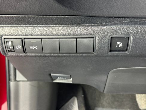 Used 2025 Toyota Corolla LE image 16