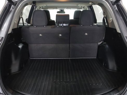 Used 2018 Toyota RAV4 XLE AWD/4WD image 14