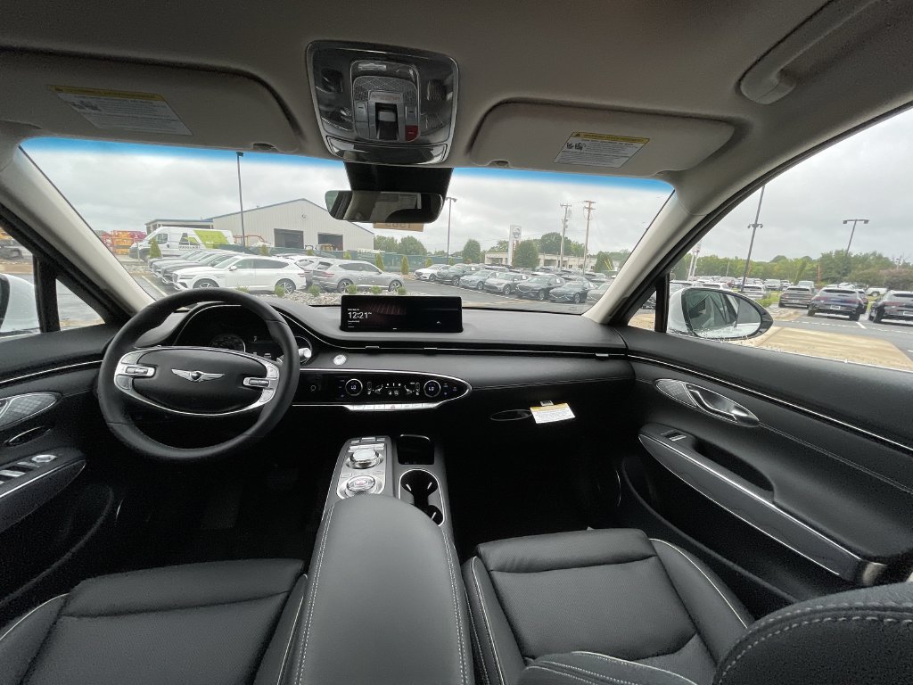 Used 2025 Genesis GV70 2.5T w/ Advanced Package AWD/4WD image 12