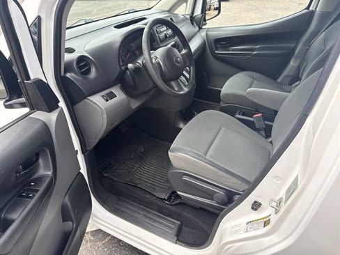 Used 2014 Nissan NV200 S FWD image 17