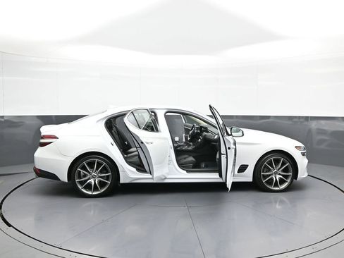 Used 2023 Genesis G70 2.0T AWD/4WD image 41