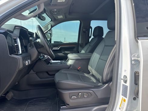 Used 2025 GMC Sierra 3500 Denali w/ Denali Reserve Package image 7