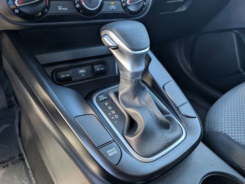 Certified 2025 Kia Soul LX image 29