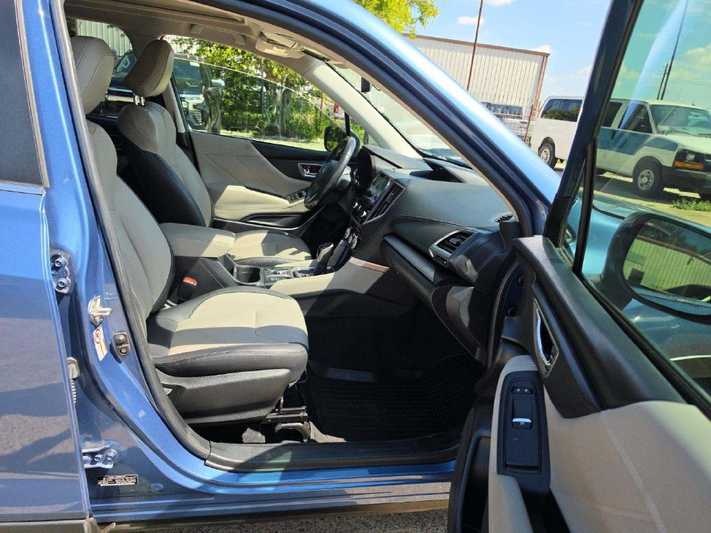 Used 2020 Subaru Forester Limited w/ Popular Package #3 AWD/4WD image 3