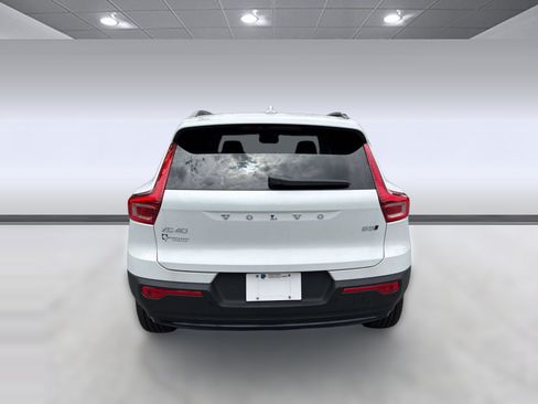 New 2026 Volvo XC40 B5 Core w/ Climate Package AWD/4WD image 10