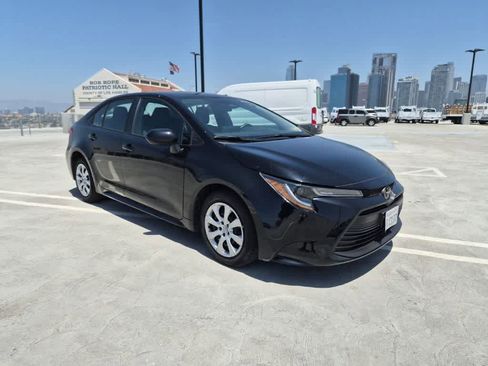 Used 2025 Toyota Corolla LE FWD image 7