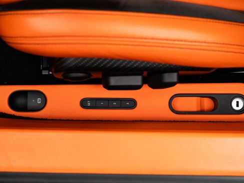 Used 2024 Bugatti Chiron Super Sport image 15