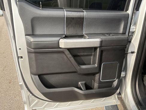 Used 2018 Ford F150 Platinum w/ Equipment Group 701A Luxury AWD/4WD image 16