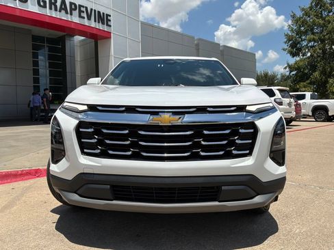 Used 2025 Chevrolet Equinox LT FWD image 3