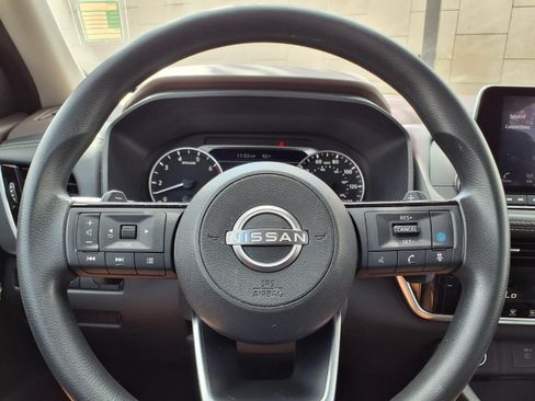Used 2023 Nissan Rogue SV FWD image 26