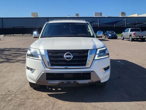 Used 2022 Nissan Armada Platinum w/ Captain's Chairs Package RWD image 3