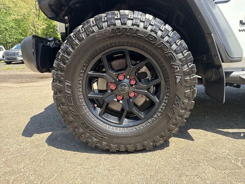 Used 2025 Jeep Wrangler Unlimited Sport AWD/4WD image 10