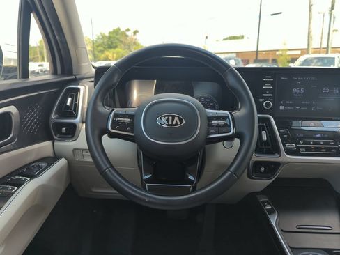 Used 2021 Kia Sorento S FWD image 17