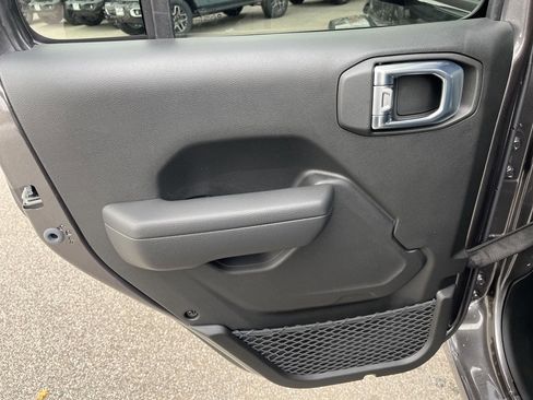 New 2026 Jeep Gladiator Sport image 15