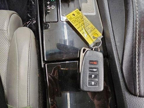 Used 2013 Lexus ES 350 w/ Ultra Luxury Pkg FWD image 24