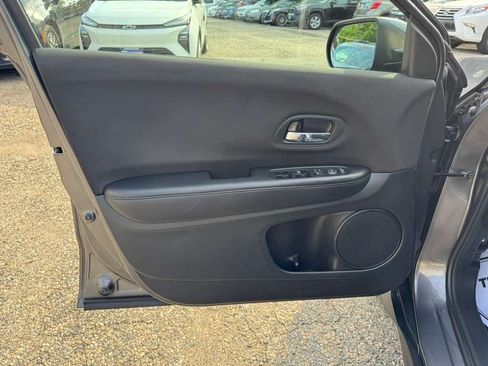 Used 2016 Honda HR-V LX image 12