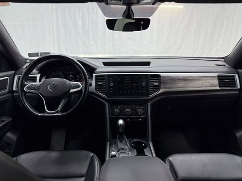Used 2020 Volkswagen Atlas Cross Sport SE image 24