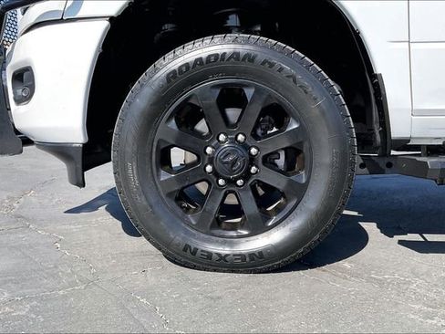 Used 2023 RAM 2500 Big Horn w/ Night Edition AWD/4WD image 8