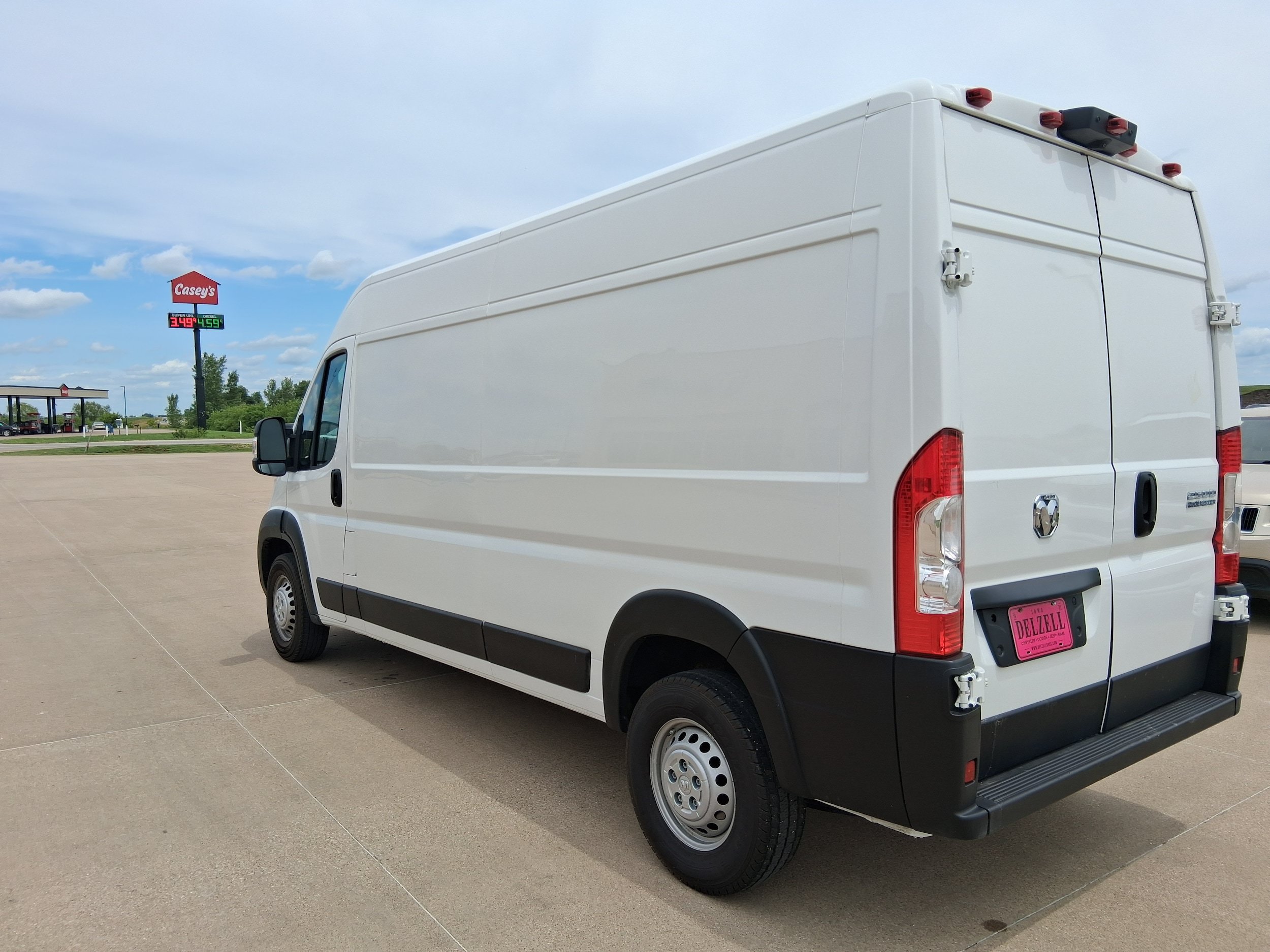 Used 2025 RAM ProMaster 2500 w/ Convenience Group FWD image 7