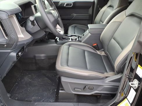 New 2025 Ford Bronco Outer Banks image 6