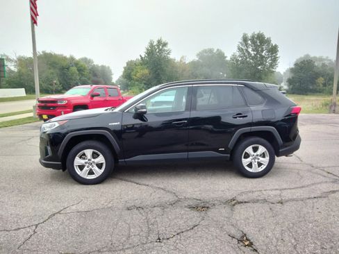 Used 2020 Toyota RAV4 XLE w/ Convenience Package image 5