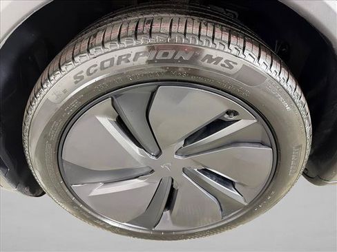 Used 2026 Tesla Model Y 2WD image 13