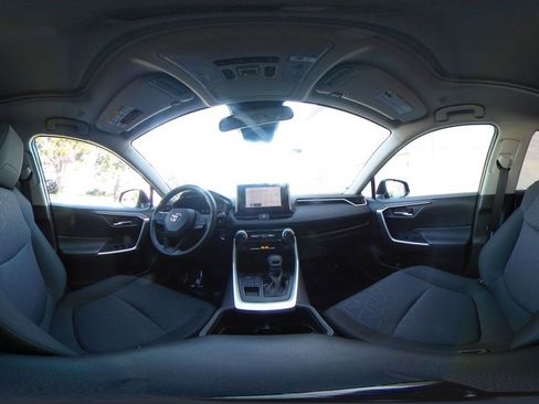 Used 2025 Toyota RAV4 XLE image 44