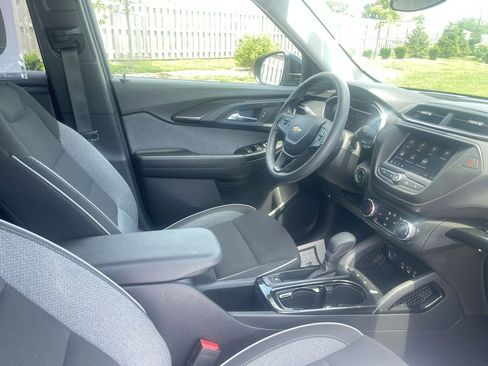 Used 2023 Chevrolet TrailBlazer LT FWD image 38